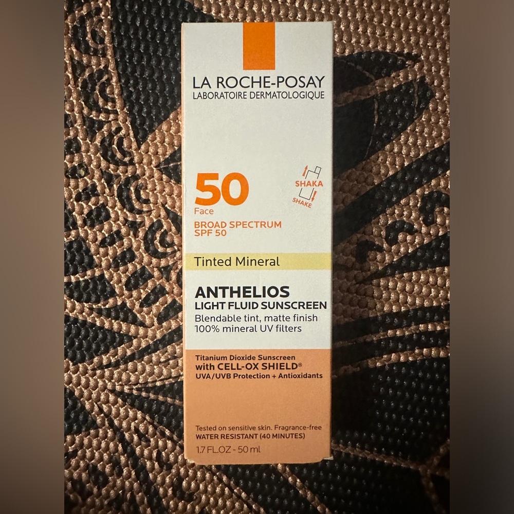 La Roche-Posay Anthelios Mineral Tinted Ultra Light Face Sunscreen Fluid SPF 50